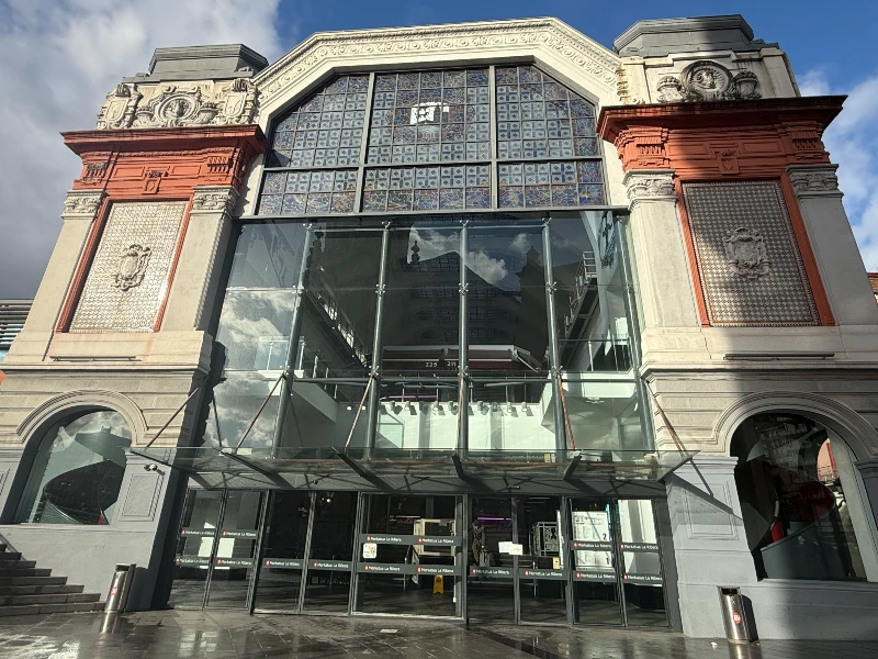 Entrada del Mercado de la Ribera en Bilbao